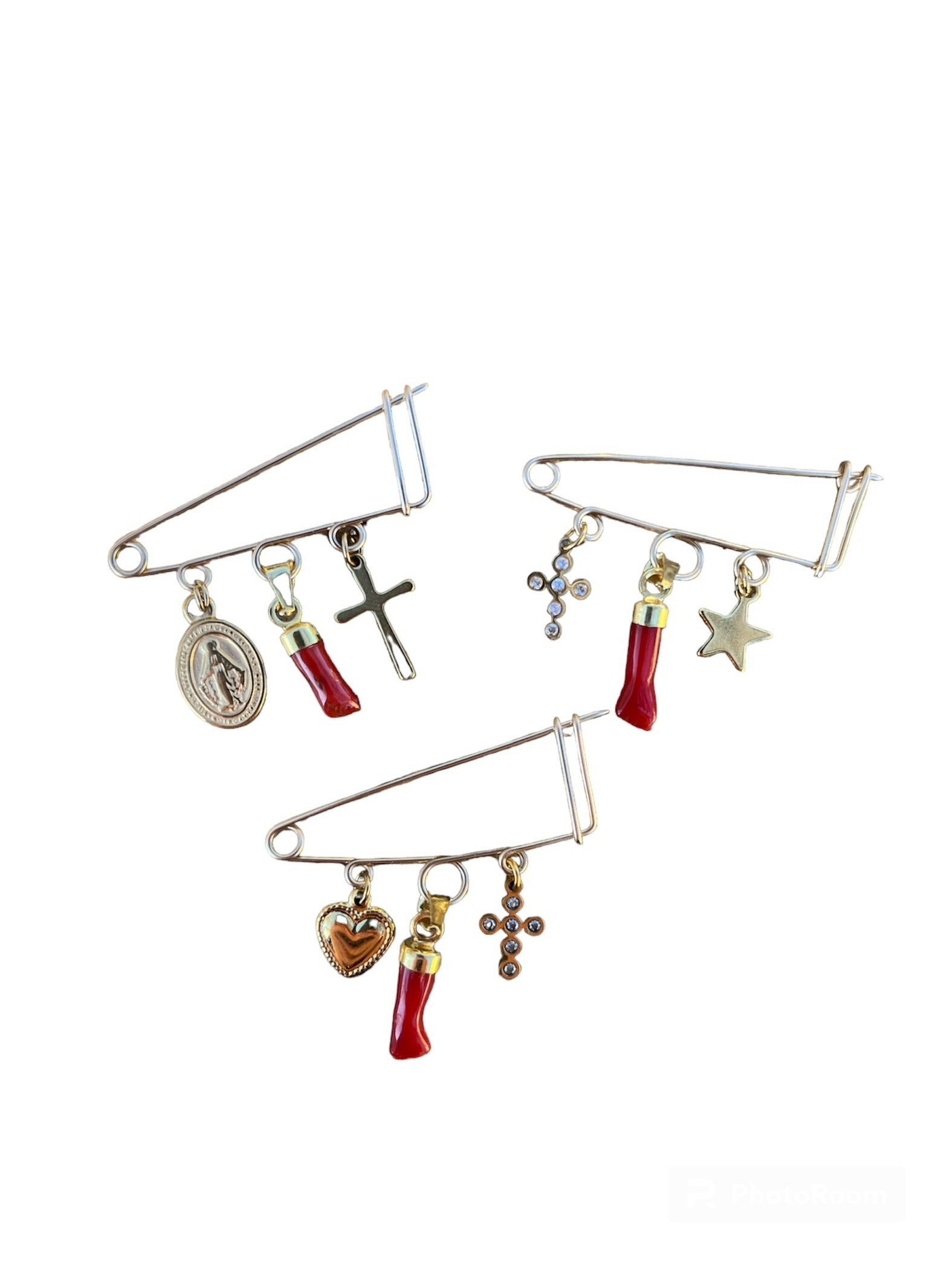 Broches Artisanales en Gold Filled Ornées de Corail Corse
