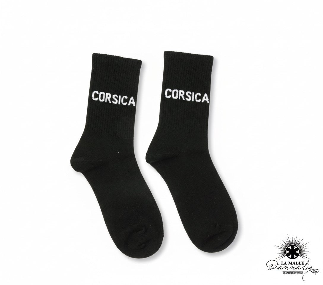 Paire de chaussettes noires sport avec texte blanc CORSICA sur la tige lamalledannalia