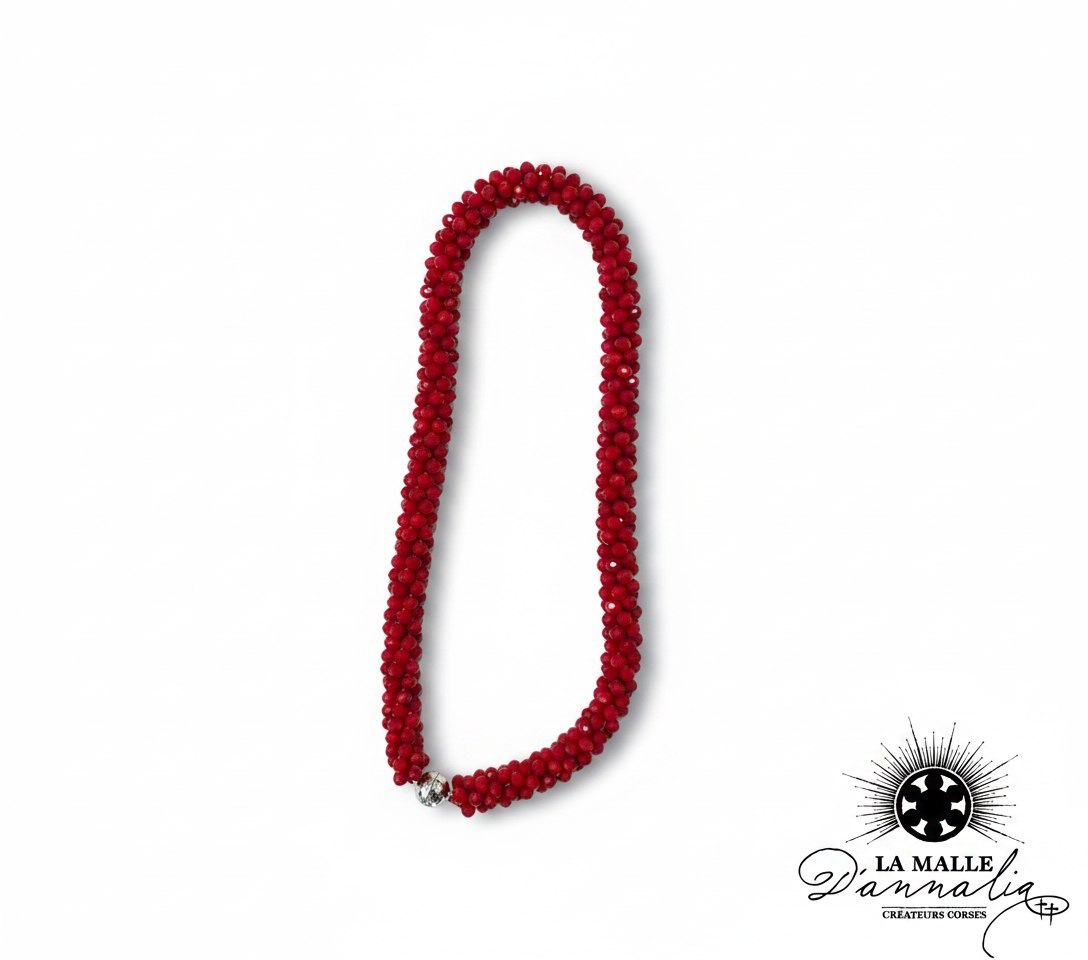 Collier en cristal à facettes rouge torsa dé avec fermoir argenté – La Malle d'Annalia