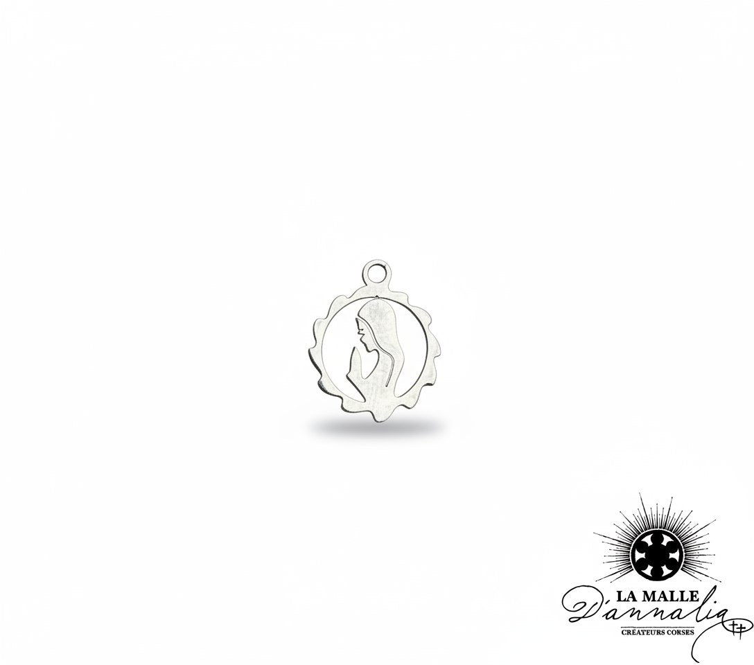 breloque Vierge Marie silhouette argentée ajourée en prière cercle festonné charm La Malle d'Annalia