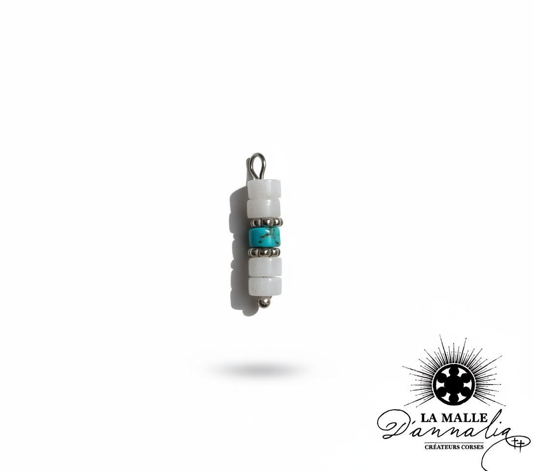 Pendentif perles blanches et turquoise avec anneaux argentés lamalledannalia