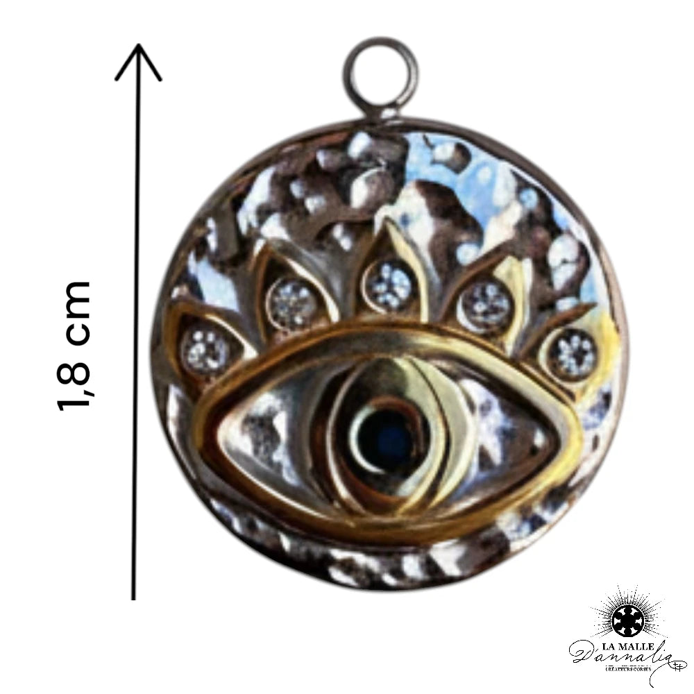 Breloque Ronde Œil Argentée Martelée — Charm Artisanal 1,8 cm