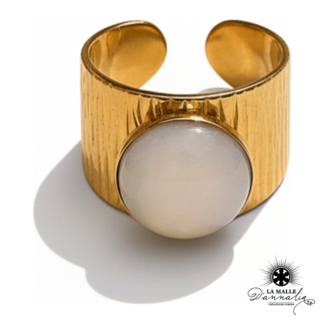 Bague dorée pierre blanche ajustable — La Malle d'Annalia Bastia