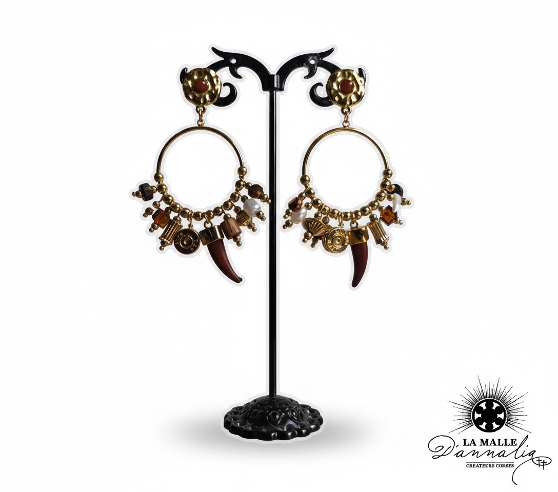 boucles-oreilles-creoles-or-corne-marron-corail-rouge-pampilles-perles-breloques-presentoir-chaucolat-la-malle-dannalia