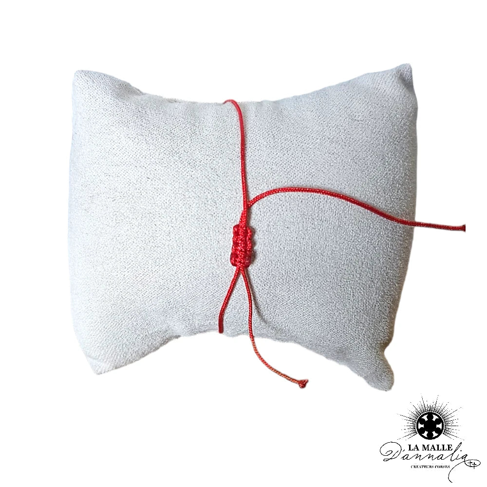 bracelet-noeud-fil-rouge-lamalledannalia