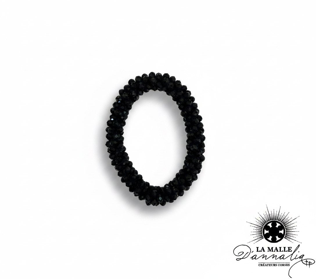 bracelet avec des perles noires à facettes, lamalledannalia