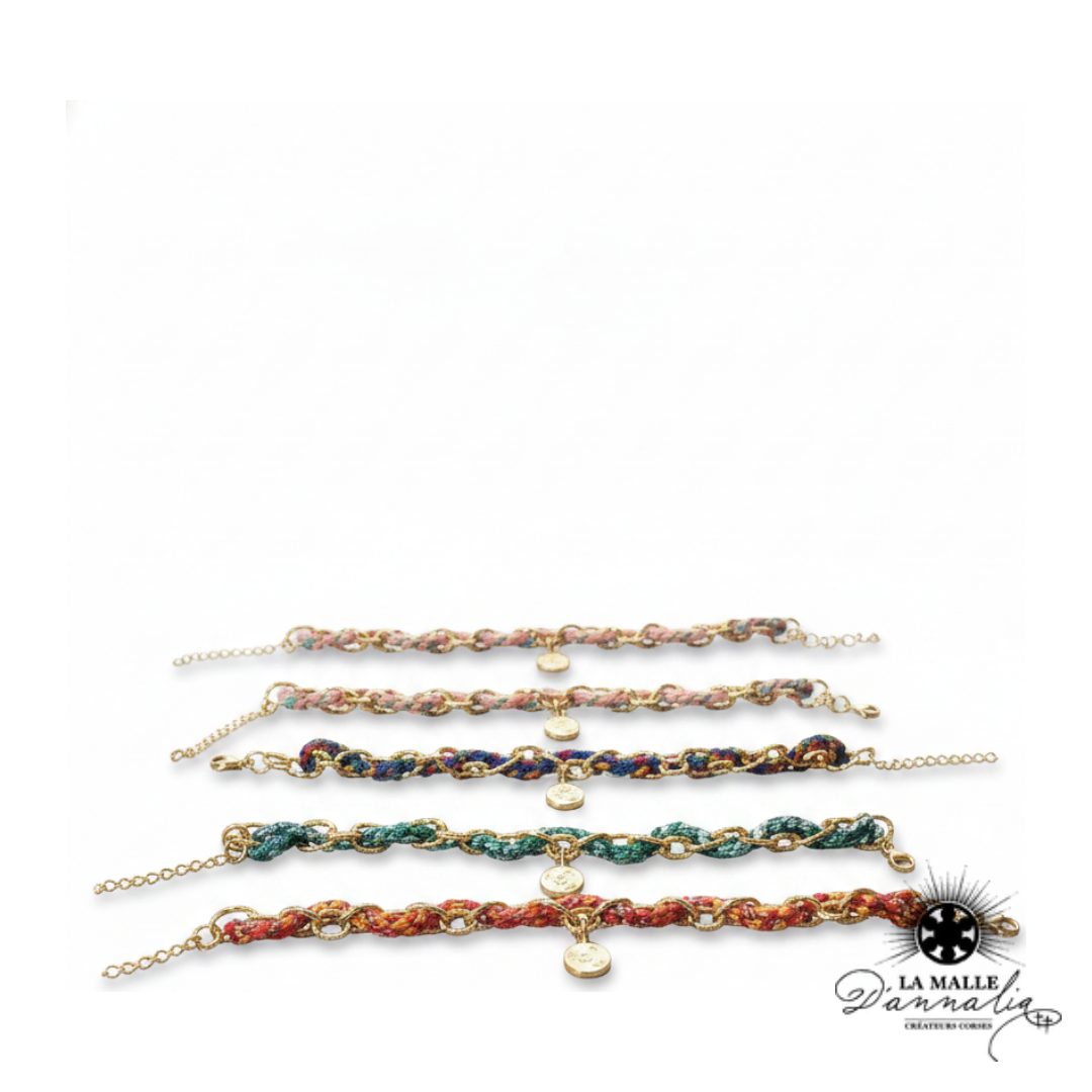 Bracelet Chaîne Dorée & Fil Tressé Multicolore — Pendentifs Douilles