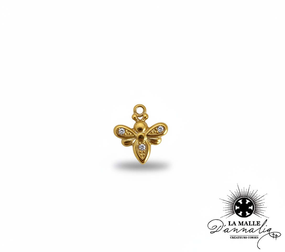Pendentif abeille doré serti de petits diamants lamalledannalia