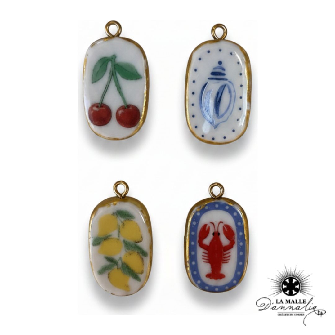 breloque médaille ovale céramique peinte motifs fruits mer artisanal charm unique La Malle d'Annalia