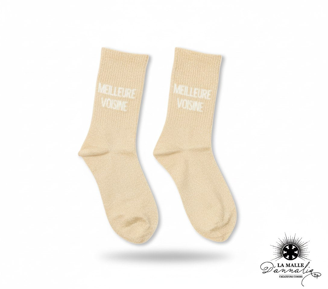 chaussettes-beige-sable-paillete-texte-meilleure-voisine-la-malle-d-annalia