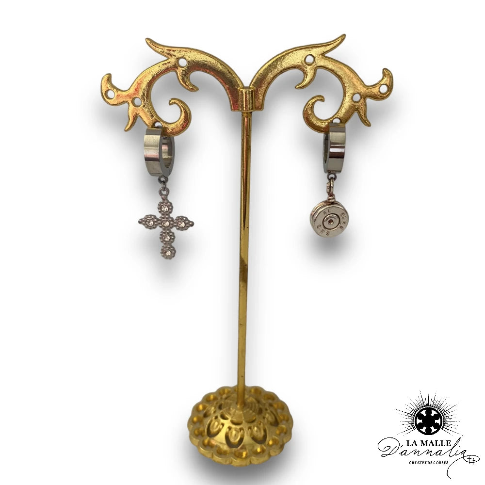 lamalledannalia-Boucle-oreille-createur-breloque-croix-douille--plaque-or