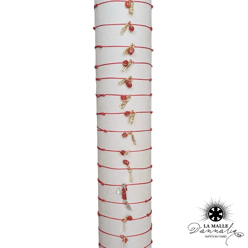 lamalledannalia-Bracelet-fil-rouge-perle-corail-rouge-mediterranee-corne-corse