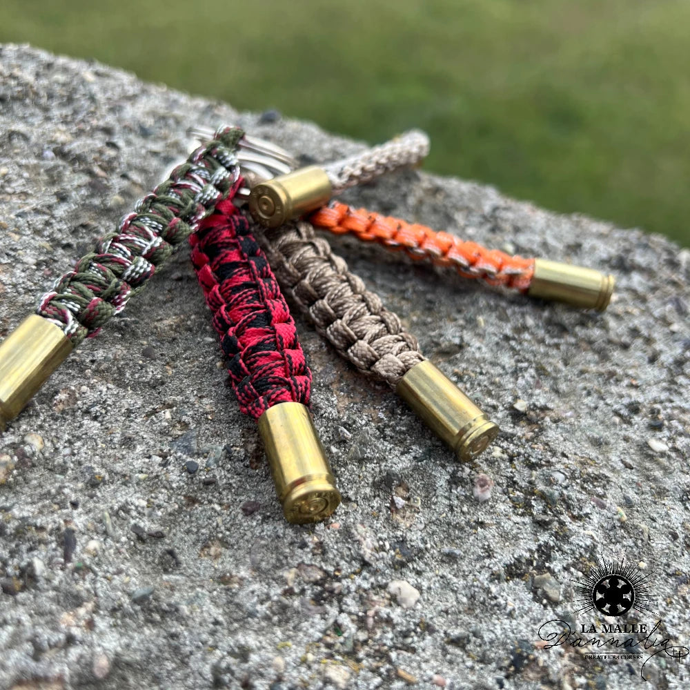 Porte-Clés Faits Main à Base de Douilles de Revolver création corse