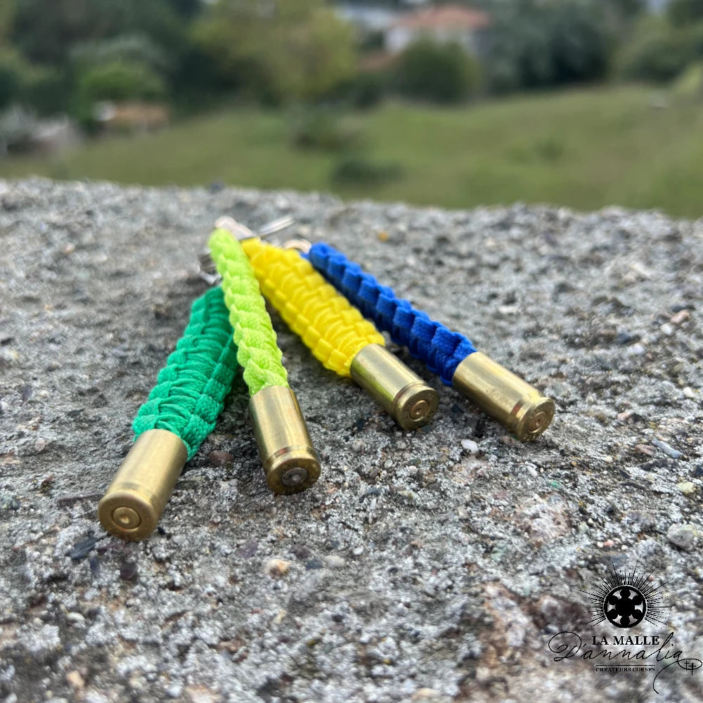 Porte-Clés Faits Main à Base de Douilles de Revolver création corse