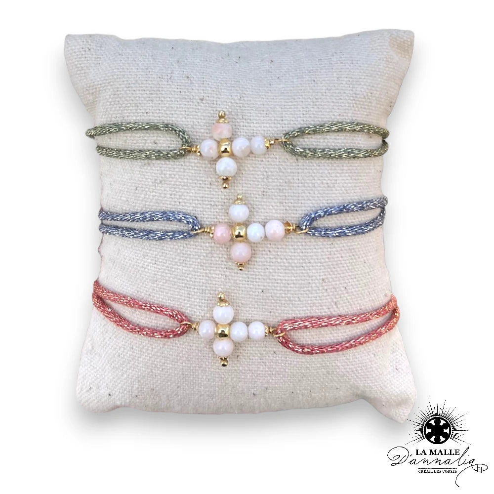 lamalledannalia-bijou-bracelet-croix-corail-corail-blanc-cordon-paillete