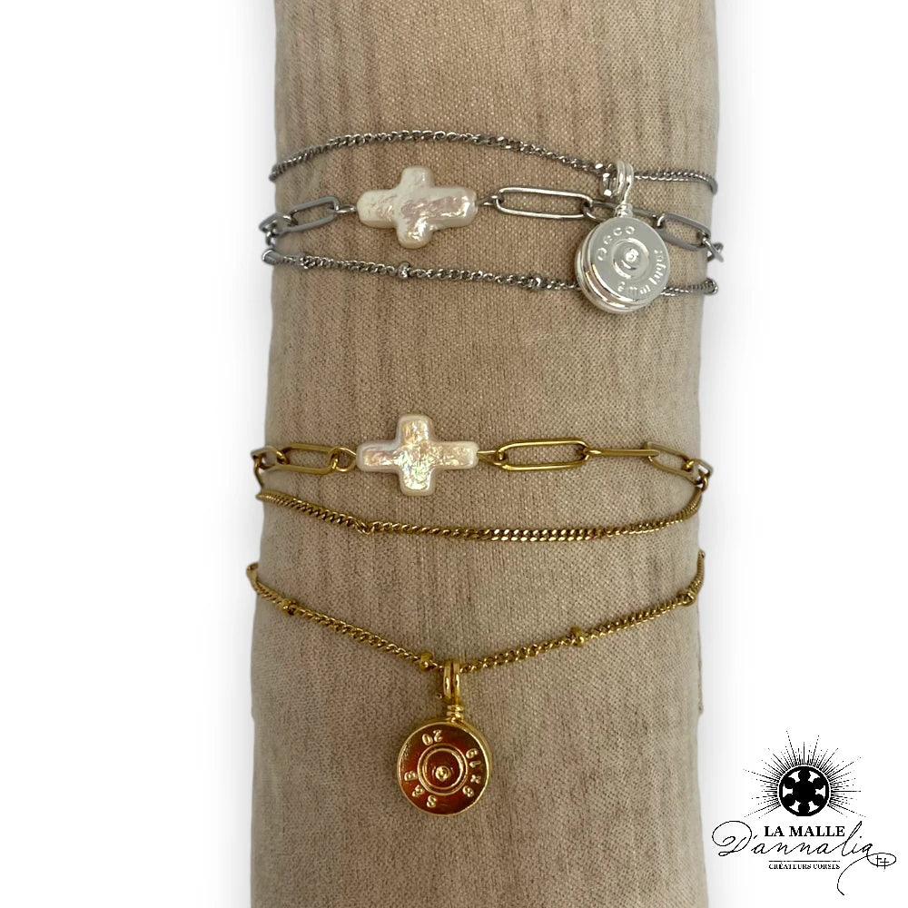 lamalledannalia-bijoux-bracelet-doulle-acier-inoxydable-croix-nacre-breloque