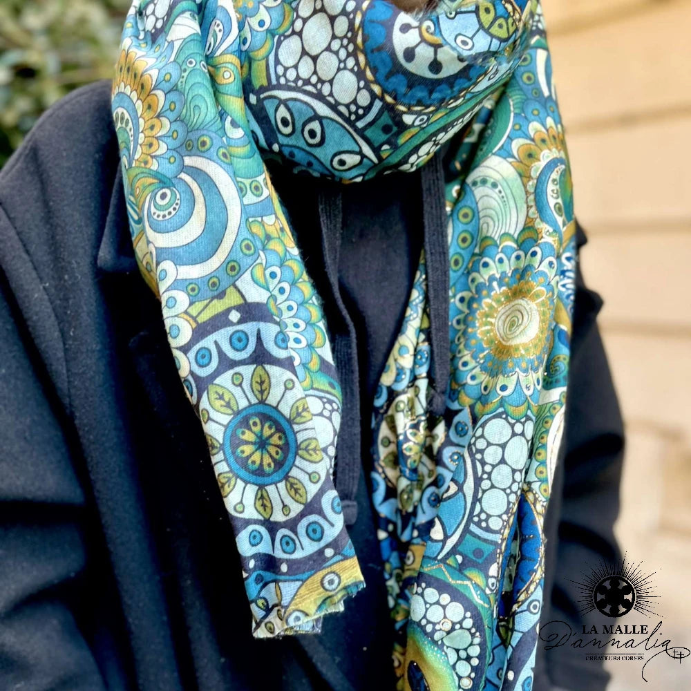 lamalledannalia-echarpe-degrade-bleu-vert-Motifs-Geometriques-Rosace