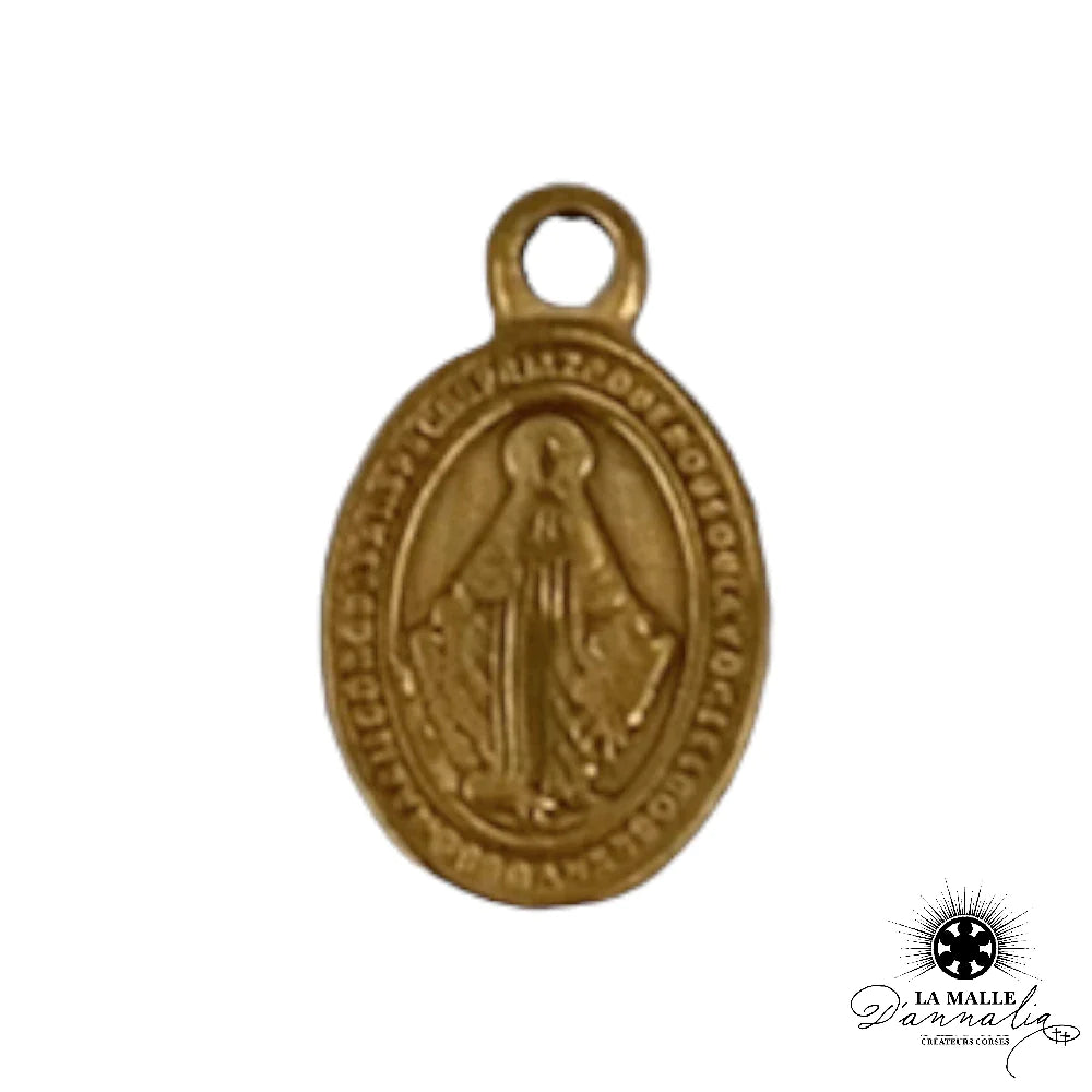 Collier Corail Rouge Tube Allongé Rouge Sang & Breloque — Artisanat Bastia