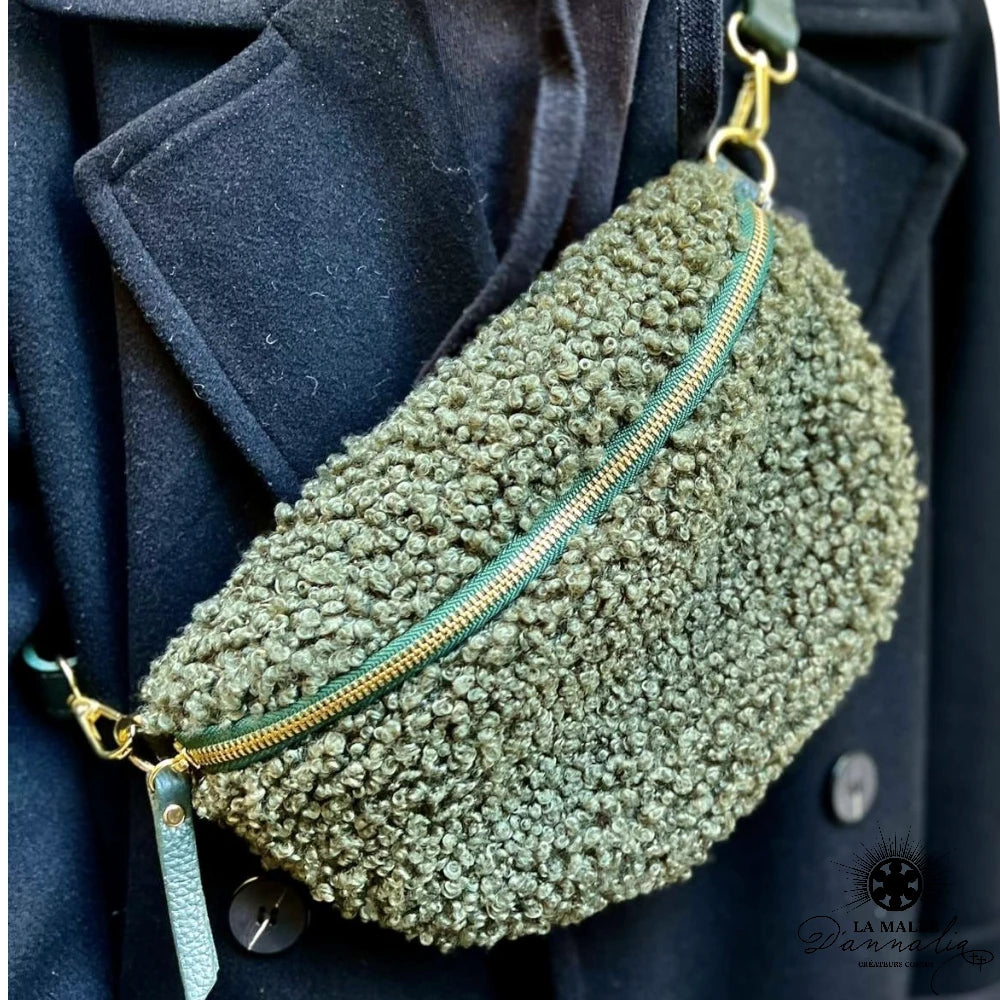 lamalledannalia-sac-banane-moumoute-kaki-fourrure-bandouliere-accessoire-mode