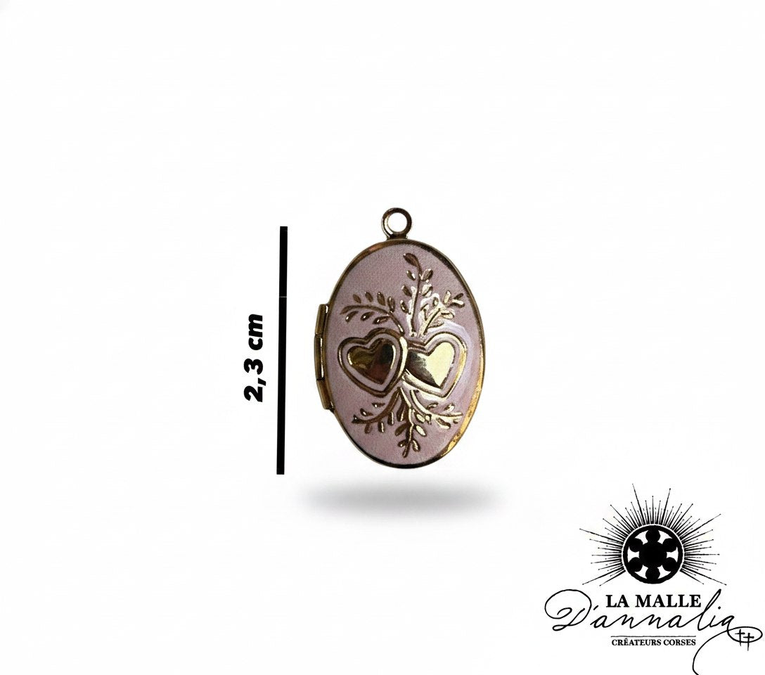 Pendentif médaillon ovale doré gravé de deux cœurs et fleurs, 2,3 cm lamalledannalia