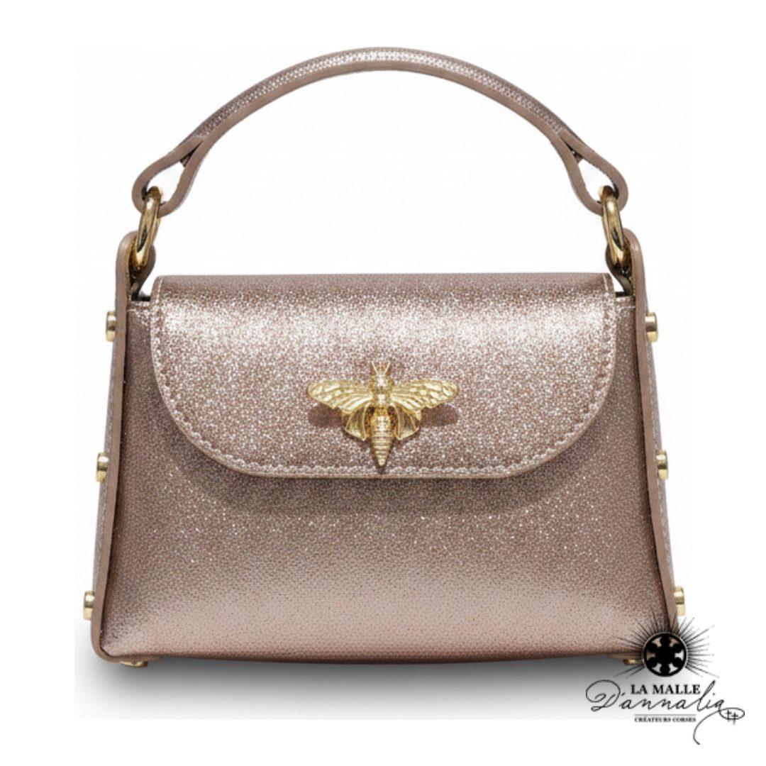 Sac cuir véritable champagne fermoir abeille dorée bandoulière chaînette La Malle d'Annalia Bastia