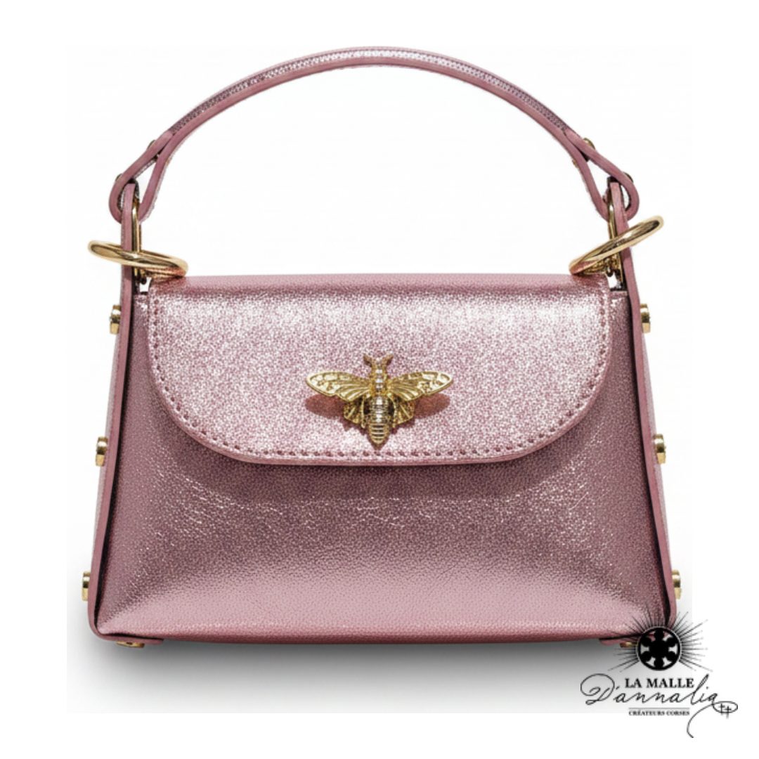 Sac cuir véritable rose brillant fermoir abeille dorée bandoulière chaînette La Malle d'Annalia Bastia