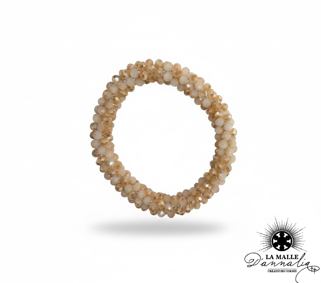 Bracelet rond en perles beiges et dorées facettées, bijou fantaisie lamalledannalia