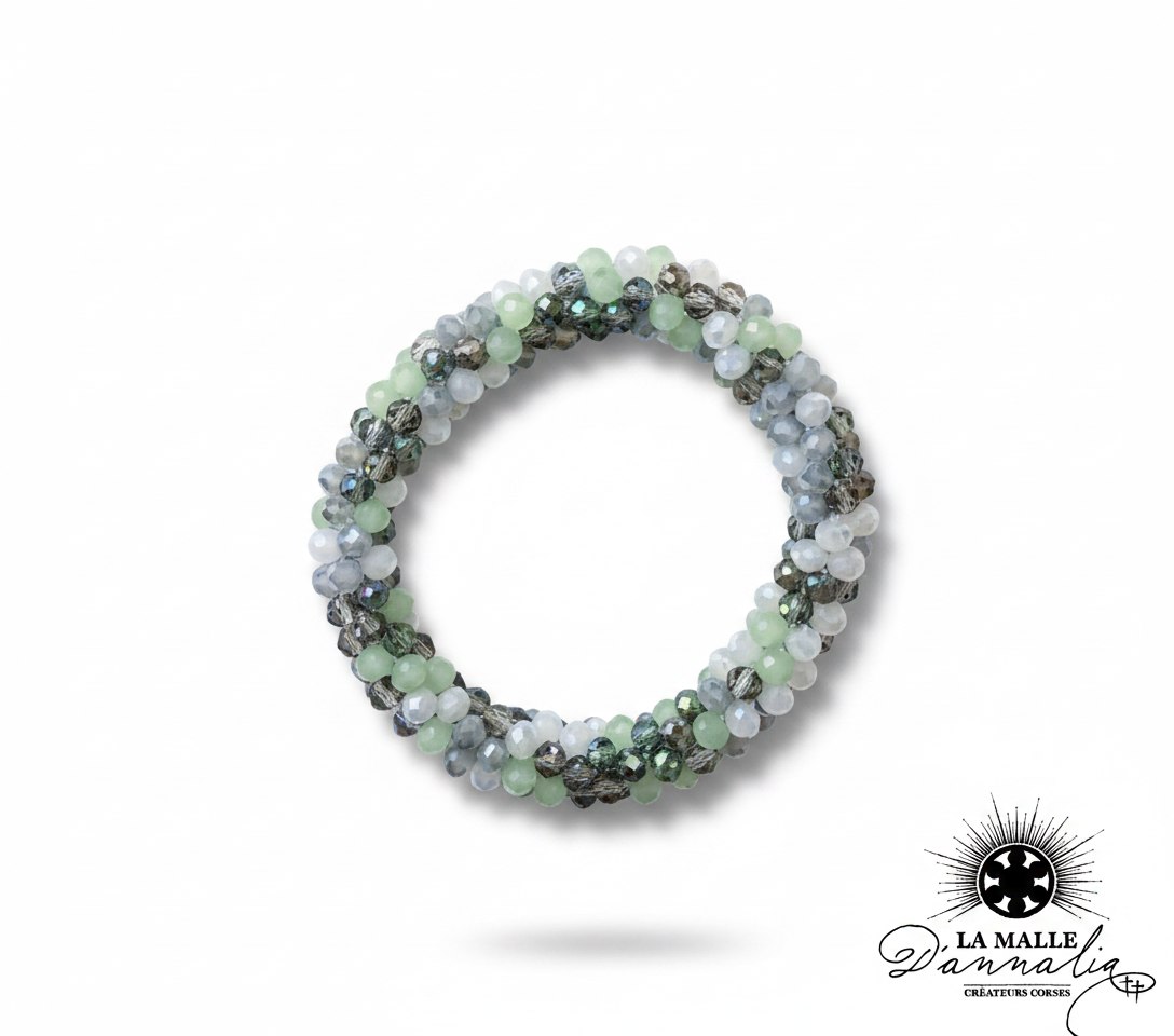 Bracelet torsadé de perles facettées aux tons verts et gris lamalledannalia