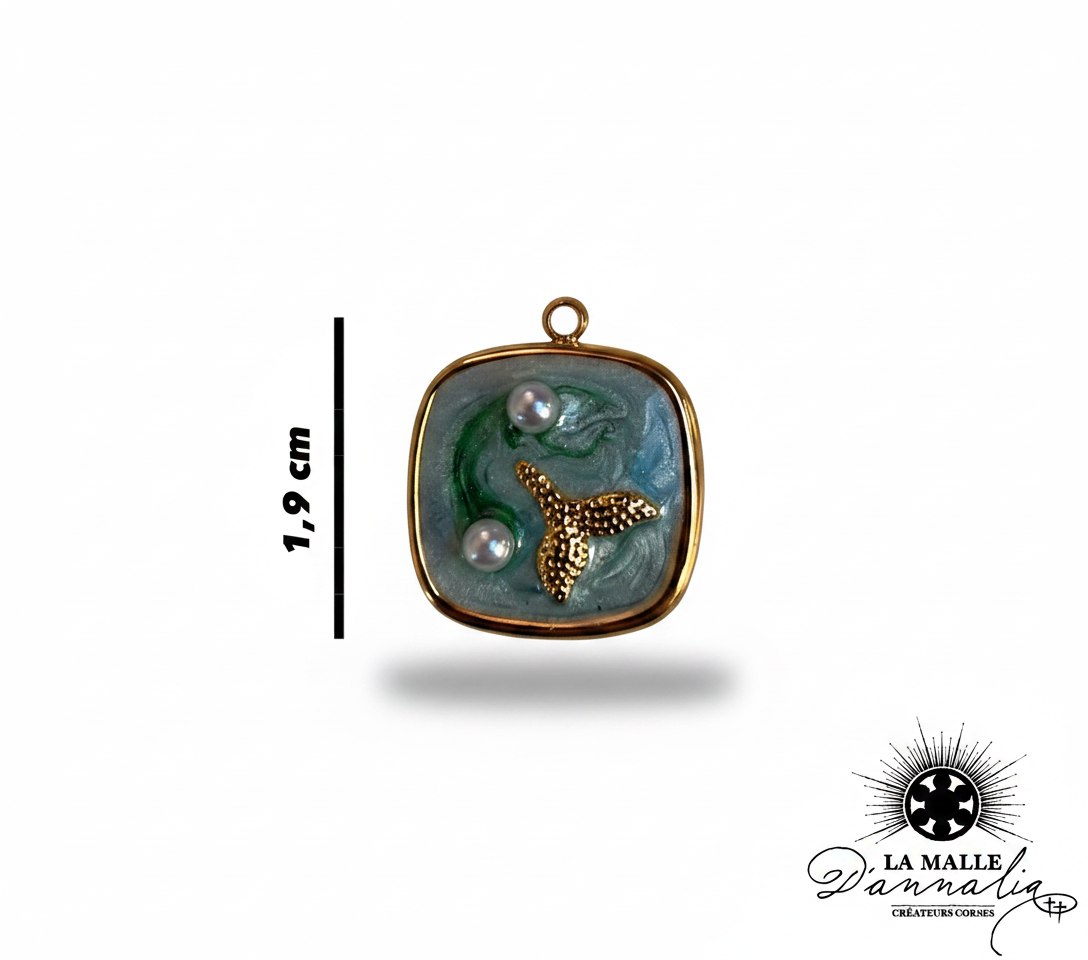 Pendentif carré doré queue de sirene bleue avec perles lamalledannalia