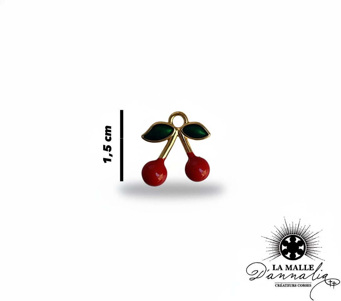 Charms cerises émaillées rouges et vertes sur métal doré lamalledannalia
