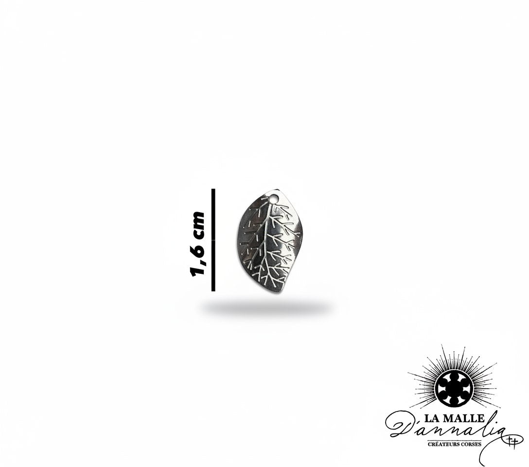 Pendentif Charms feuille en métal argenté gravée, taille 1,6 cm lamalledannalia