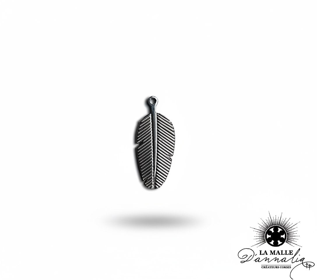breloque plume argentée striée acier inoxydable charm liberté La Malle d'Annalia
