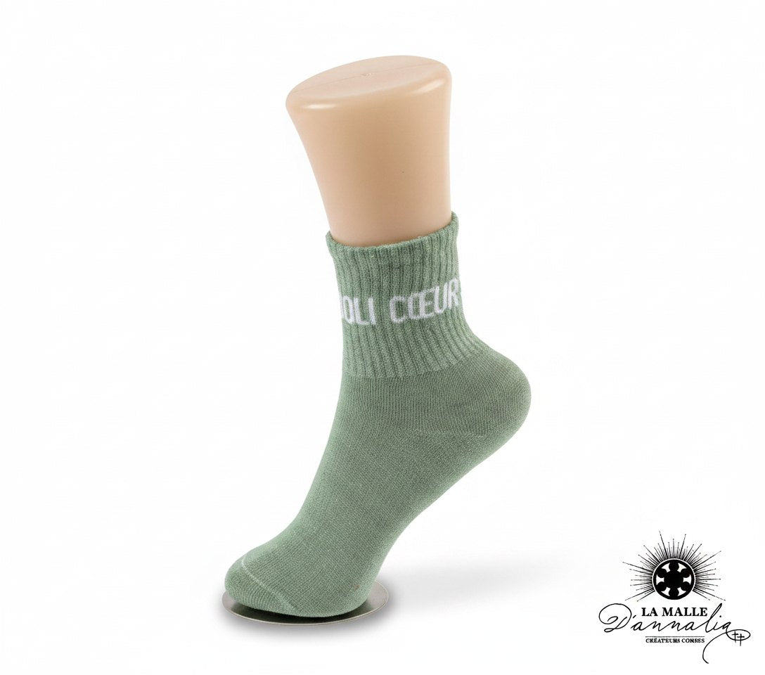 Chaussettes paillettes courtes enfant vert avec le message JOLI CŒUR en blanc lamalledannalia
