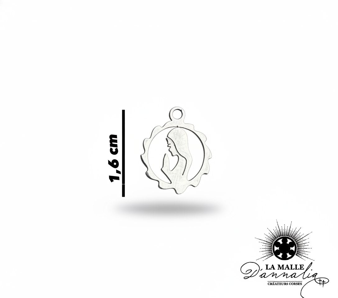 charm argent rond ajouré silhouette Vierge Marie prière protection bijou La Malle d'Annalia