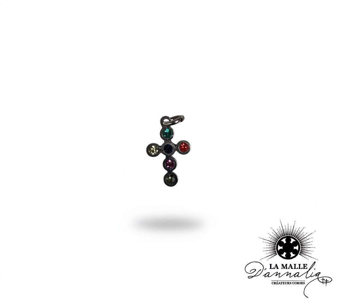 breloque croix métal foncé 5 strass colorés vert rouge rose 1,3cm charm foi La Malle d'Annalia