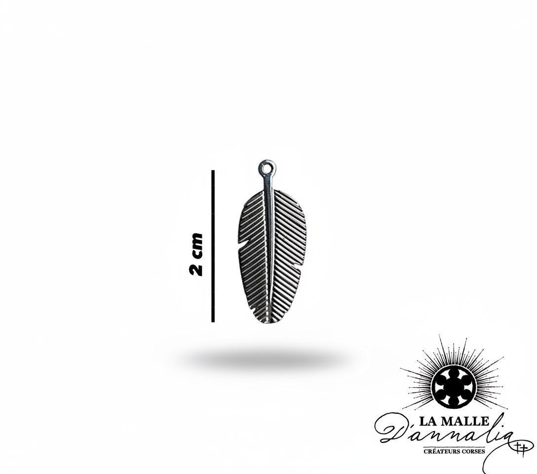 breloque plume métal argenté 2cm charm liberté bijou personnalisé La Malle d'Annalia