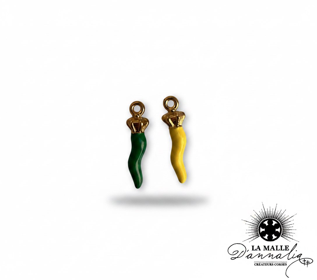 Breloques cornicello émail vert et jaune avec couronnes dorées lamalledannalia