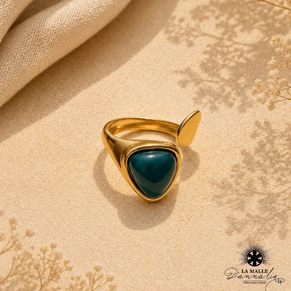 Bague dorée asymétrique bleu pétrole affiche — La Malle d'Annalia