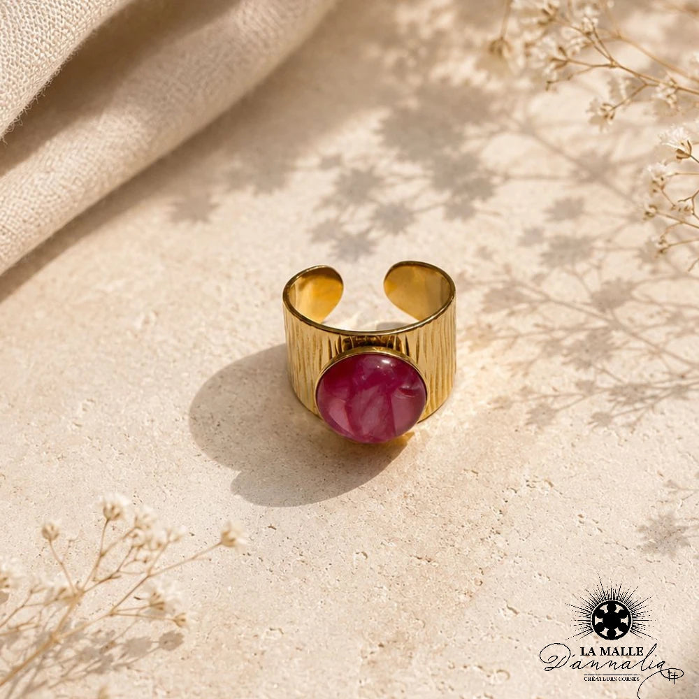 Bague dorée pierre rose affiche — La Malle d'Annalia