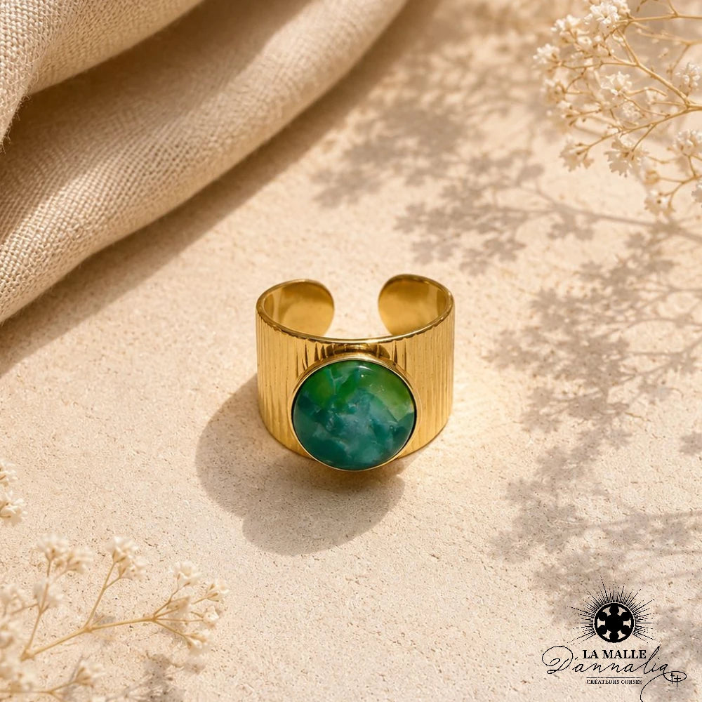Bague dorée pierre verte affiche — La Malle d'Annalia