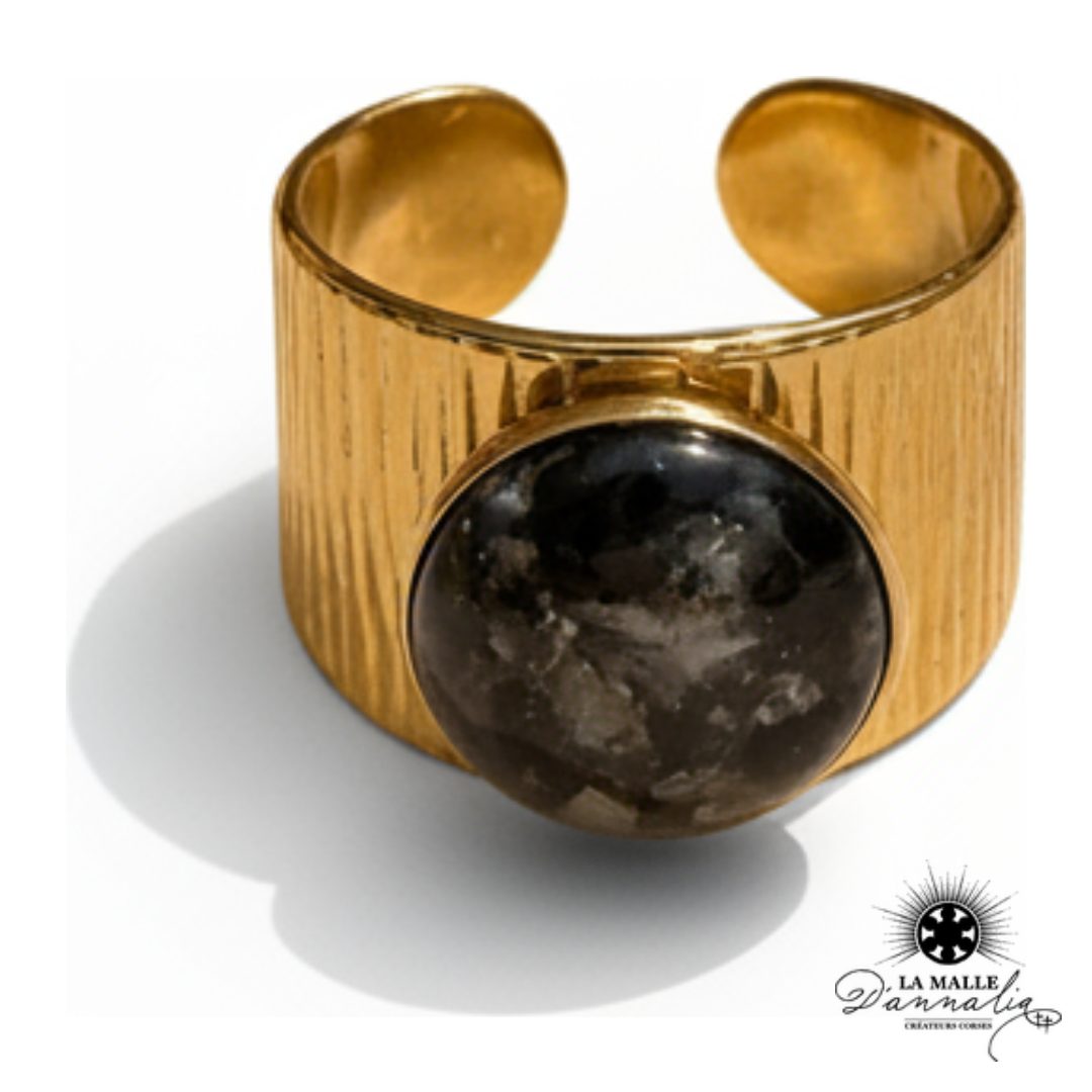 Bague dorée pierre noire ajustable — La Malle d'Annalia Bastia