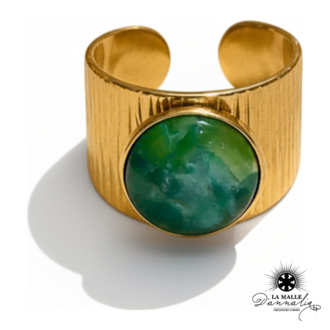 Bague dorée pierre verte ajustable — La Malle d'Annalia Bastia