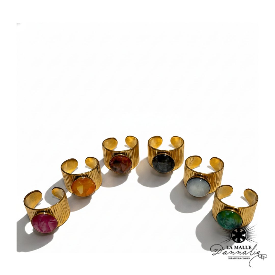 Bague dorée pierre colorée ajustable — La Malle d'Annalia Bastia