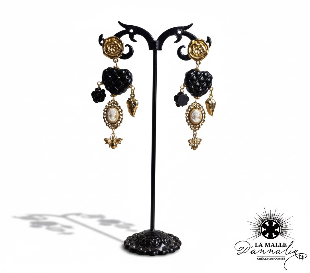 boucles-doreilles-pendantes-or-noir-coeur-matelasse-camee-rose-doree-abeille-feuille-baroque-vintage-la-malle-dannalia-coeur-metal-photo-produit-noir