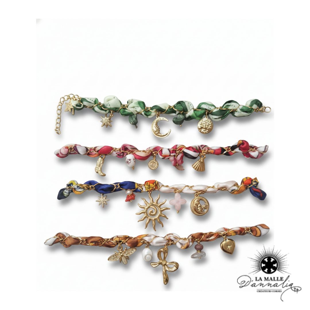 Collier Ruban Multicolore Entrelacé & Chaîne Dorée à Charms