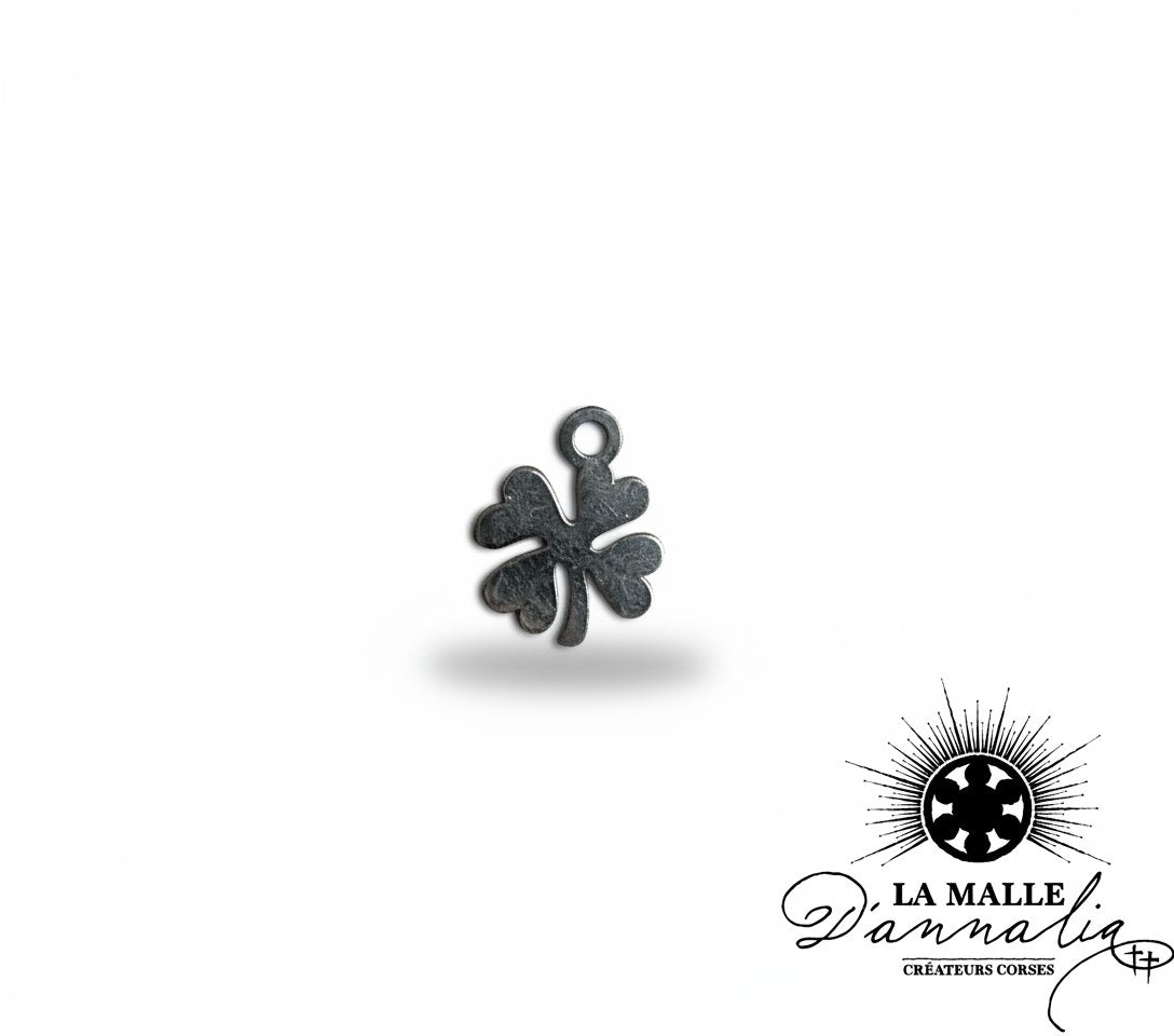 Pendentif trèfle à quatre feuilles en métal foncé pour bijoux lamalledannalia