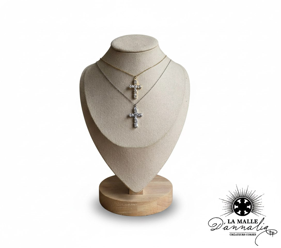 buste-mannequin-deux-colliers-croix-or-jaune-or-blanc-diamants-la-malle-dannalia