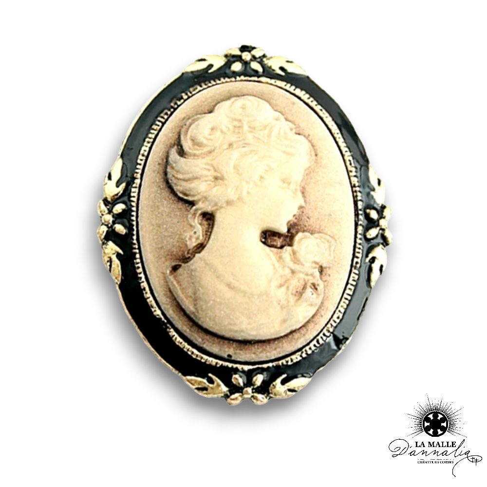 Broche Vintage Très Jolie Avec Camée Sur Verre - Bijou Ancien & Élégant