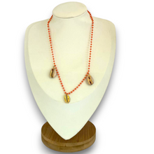 Charger l&#39;image dans la galerie, Collier en perles et coquillages