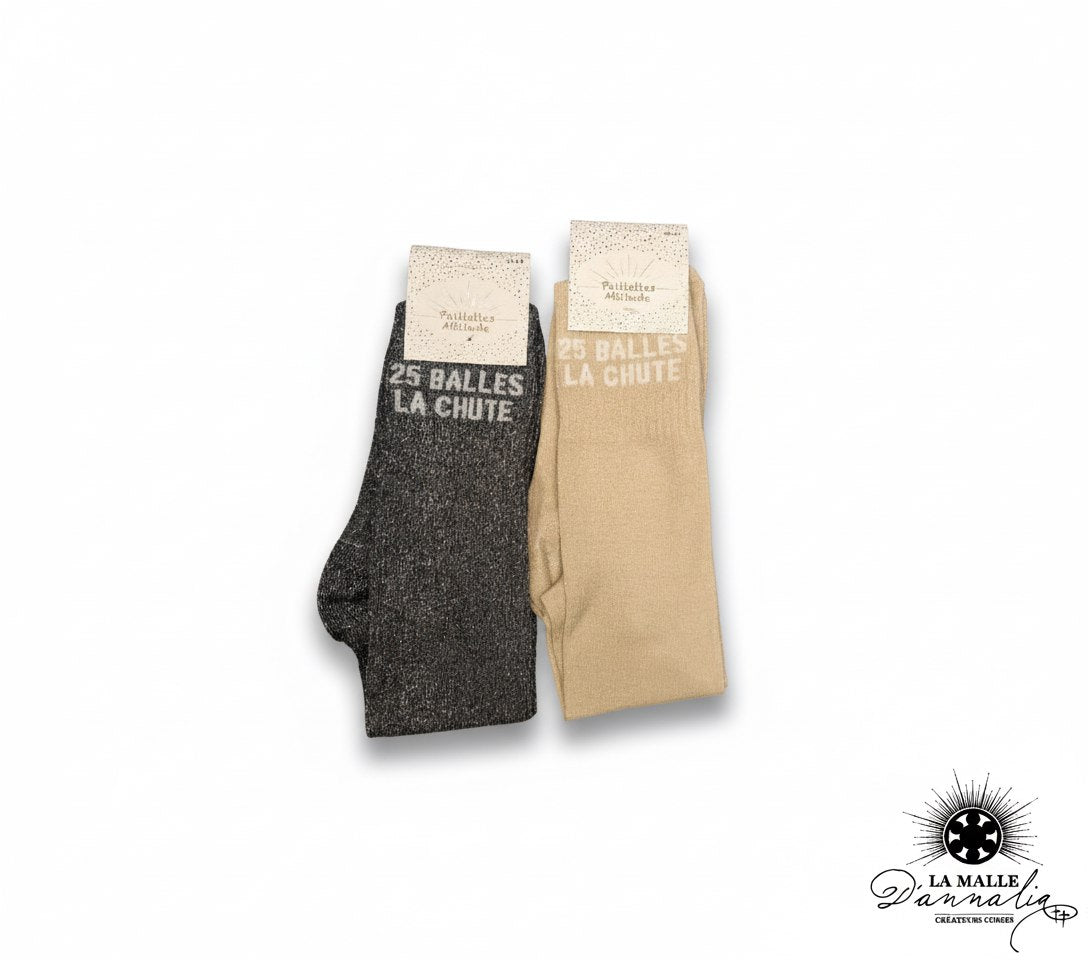 chaussettes-gris-beige-paillettes-attitude-25-balles-la-chute-la-malle-dannalia